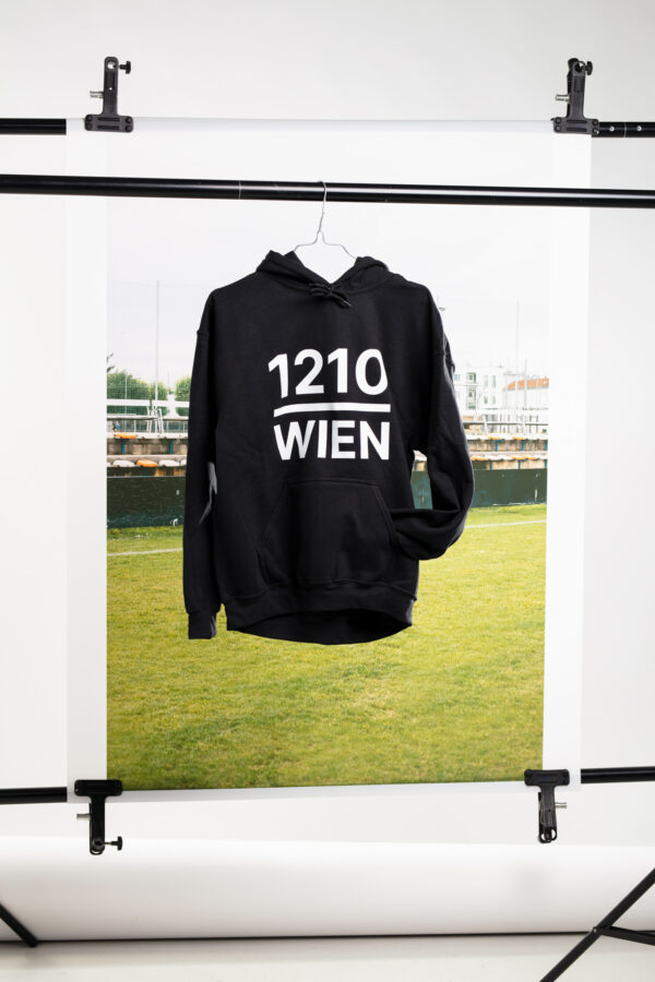 1210 Hoodie (schwarz) – Bild 2